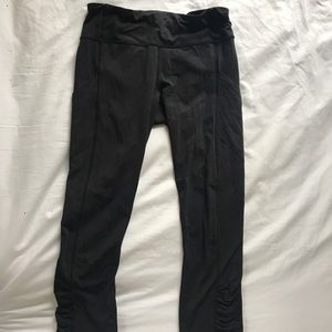 ✨LULULEMON Sz 8 Black 7/8 Legging!